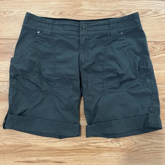 ➡ ARC'TERYX Parapet Hiking Shorts Women's 10 Gray Roll Up Cargo Lightweight - Picture 1 of 3